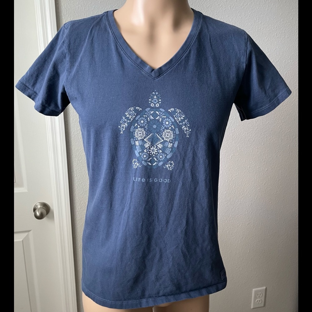 Life is Good Women’s Crusher Tee Turtle Floral Blue Size Medium